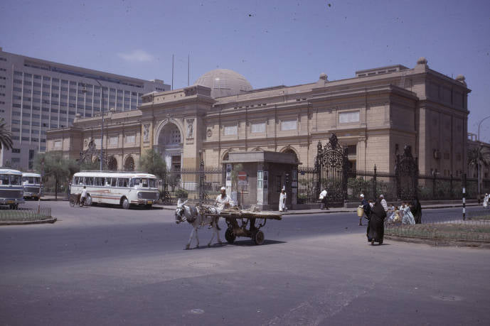 المتحف المصري عام 1961 مجموعة هاريسون فورمان أرشيف الصور الرقمية لمكتبة الجمعية الجغرافية الأمريكية Fpq1T9bWcAEoBVT