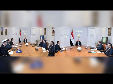 الرئيس عبد الفتاح السيسي يجتمع برئيس مجلس الوزراء وعدد من المسئولين hqdefaul 25