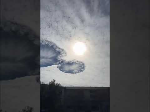 ظهور ثلاث بقع فى السماء اليوم سبحان الله hqdefaul 81