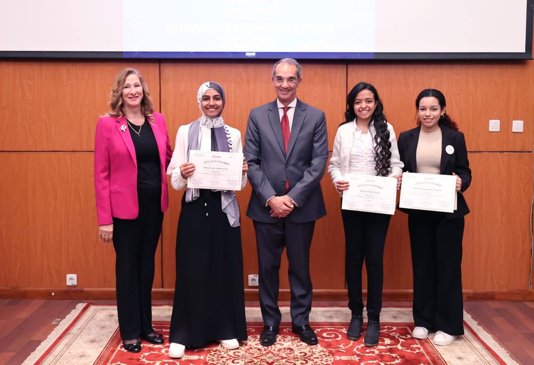 ICT Minister Honors DECI-Geeks Winners The Minister of Communications and Information Technology Amr Talaat has honored the students who won in the first edition of DECI-Geeks competition, which 16610