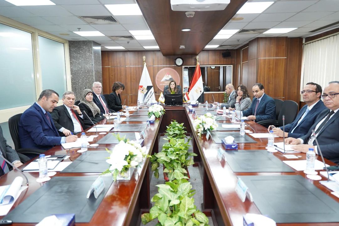 وزيرة التخطيط والتنمية الاقتصادية تناقش مع مشروع قوى عاملة مصر خطوات إنشاء منصة مجالس المهارات القطاعية 18399