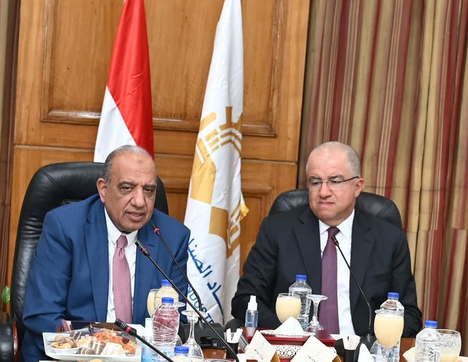 وزارة قطاع الأعمال العام: وزير قطاع الأعمال العام يلتقي أعضاء اتحاد الصناعات المصرية برئاسة 56564