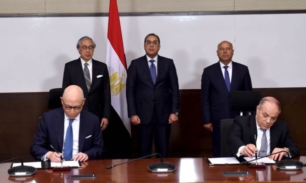 في إطار توجيهات السيد الرئيس بتنفيذ مشروع إنشاء محور السخنة - الدخيلة اللوجيستي المتكامل للحاويات للربط 76042