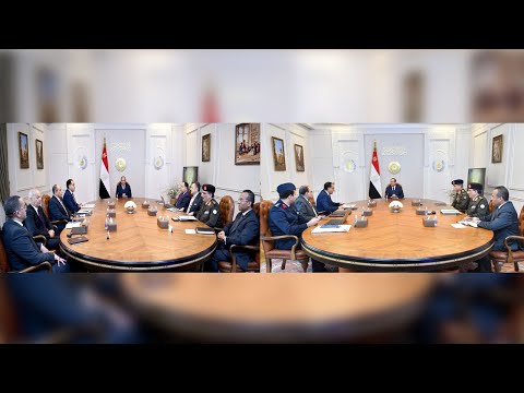 السيد الرئيس يجتمع برئيس الوزراء وعدد من الوزراء والمسئولين ويتابع مشروع مستقبل مصر hqdefau 108