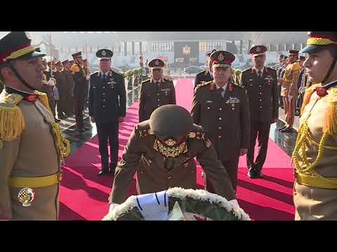 الرئيس السيسى ينيب الفريق أول محمد زكى لوضع إكليل الزهور على النصب التذكارى لشهداء القوات المسلحة hqdefaul 42