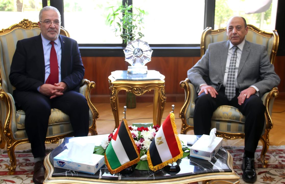 وزارة الطيران المدني: وزير الطيران المدنى يبحث مع وزير النقل الفلسطيني الاستعدادات اللازمة 39335