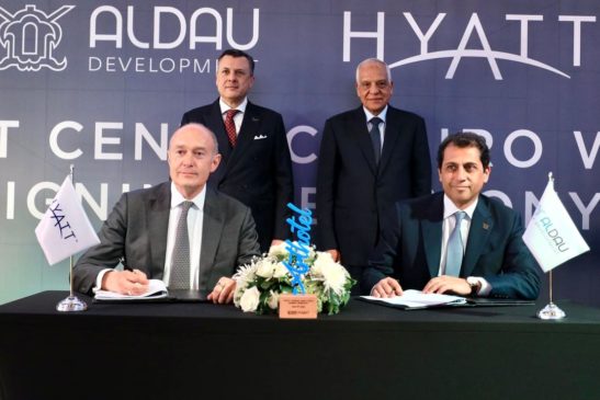 ١١ مايو ٢٠٢٣ - وزير السياحة والآثار يشهد توقيع عقد تشغيل أول منشأة فندقية للفنون في مصر - 67819