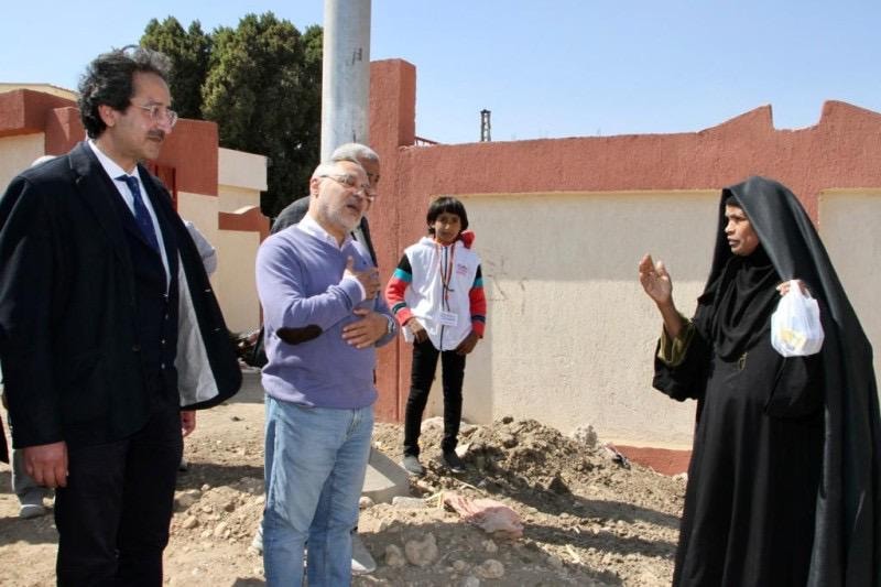 استعرض الدكتور محمد أيمن عاشور الإصدار الثاني من تقرير جهود جامعة طنطا في دعم المبادرة الرئاسية حياة كريمة- 27209