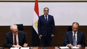 رئيس الوزراء يشهد توقيع مذكرة تفاهم للتعاون بين مصر والجزائر في مجال الاتصالات وتكنولوجيا المعلومات والبريد