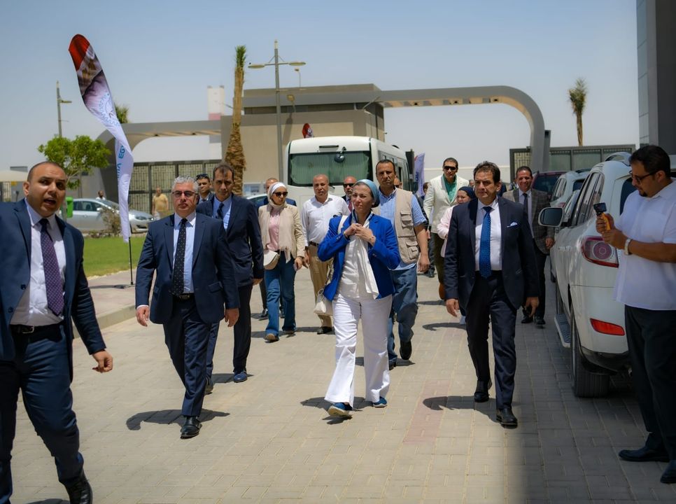 وزارة البيئة: خلال زيارتها للمنشأت الصناعية بالمنطقة الاقتصادية لقناة السويس واستمرارا 34037
