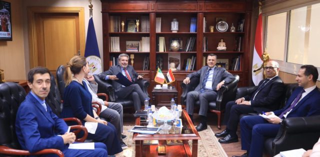 بيان صحفي 23 يونيو 2023 - وزير السياحة والآثار يلتقي سفير دولة إيطاليا بالقاهرة لبحث سبل تعزيز التعاون بين 39819