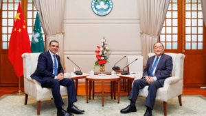 القنصل المصرى العام فى هونج كونج يلتقي بالرئيس التنفيذى لمكاو 
--------- 
التقى السفير باهر شويخى قنصل مصر