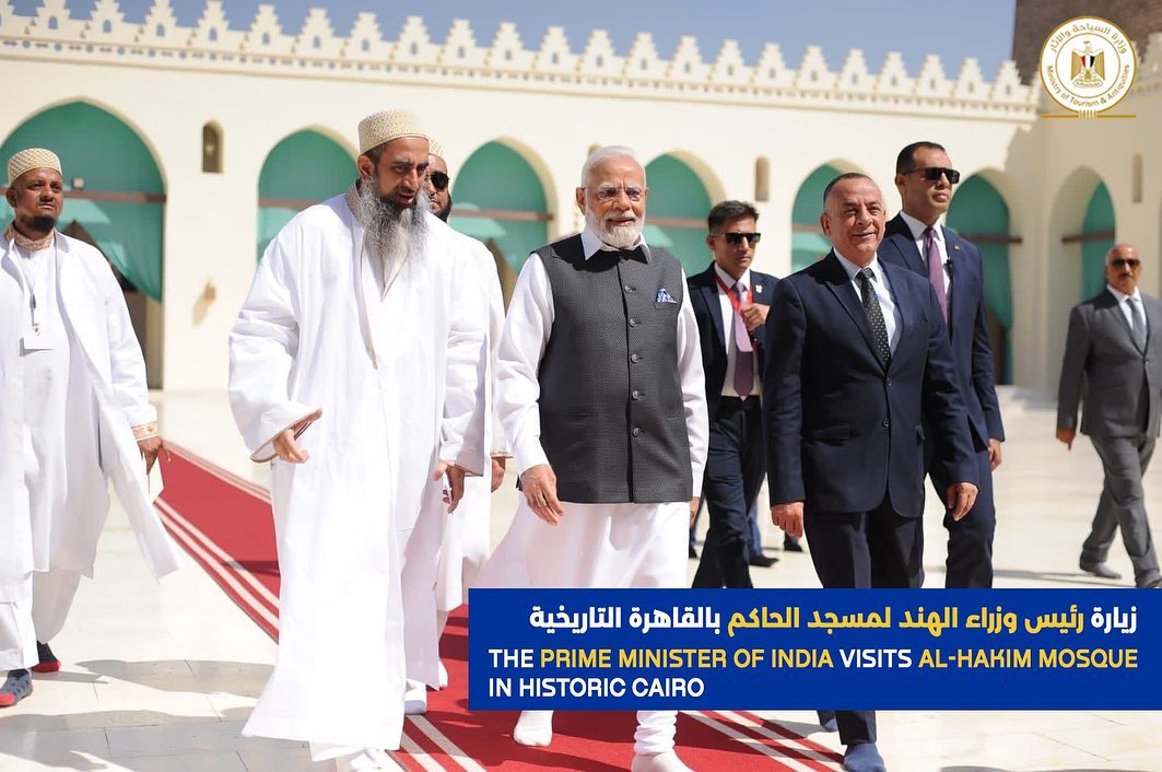 استقبل الأمين العام للمجلس الأعلى للآثار، رئيس وزراء الهند خلال زيارته لمسجد الحاكم بأمر الله، على هامش 75649