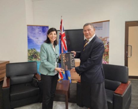 السفيرة المصرية فى نيوزيلندا تقدم أوراق اعتمادها سفيراً غير مقيم للحاكم العام لدولة توفالو - قدمت 76858