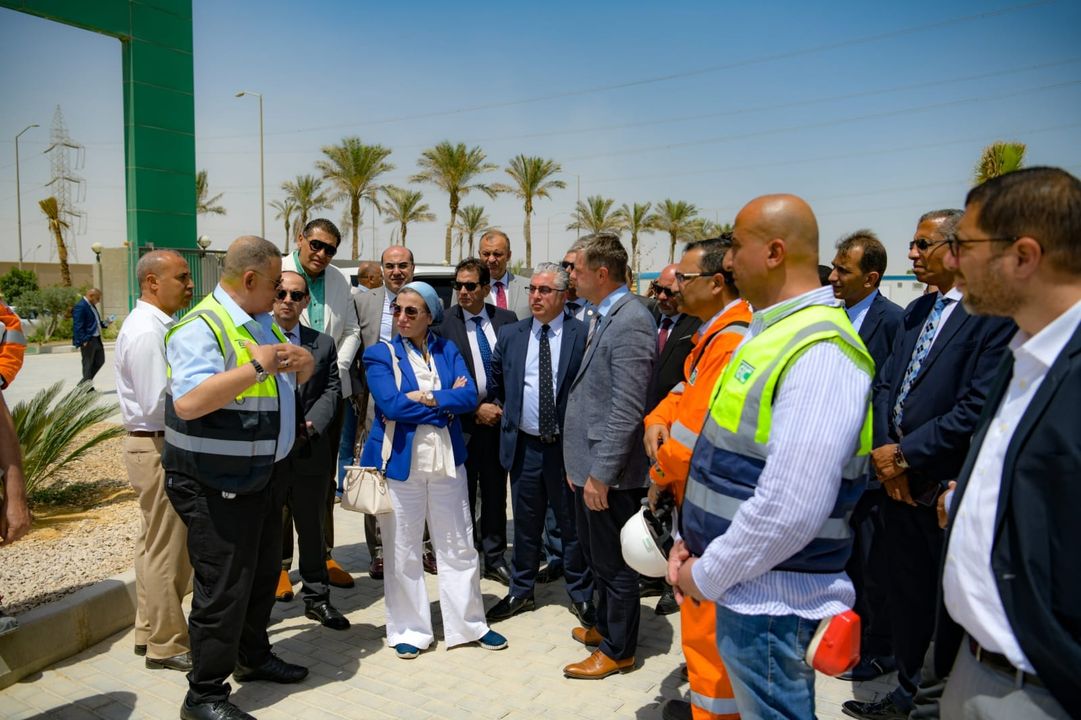 خلال زيارتها للمنشأت الصناعية بالمنطقة الاقتصادية لقناة السويس واستمرارا لفعاليات اسبوع دعم الاستثمار 79150
