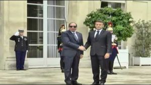 الرئيس عبد الفتاح السيسي يلتقي الرئيس الفرنسي بقصر الأليزية