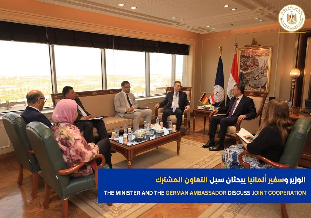 استقبل الوزير، سفير ألمانيا بالقاهرة، وذلك لبحث سبل تعزيز التعاون بين مصر وألمانيا لجذب مزيد من السائحين 12207