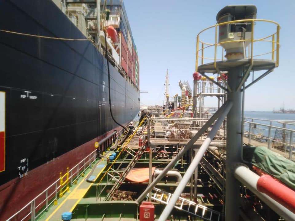 اقتصادية قناة السويس: نجاح خدمة تموين سفينة حاويات خلال عمليات التداول بميناء غرب بورسعيد أعلنت الهيئة 23818