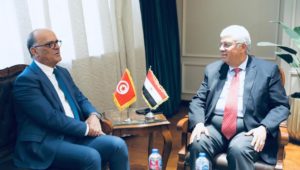 بيان صادر عن وزارة التعليم العالي والبحث العلمي: 
وزير التعليم العالي يستقبل السفير التونسي بالقاهرة لبحث