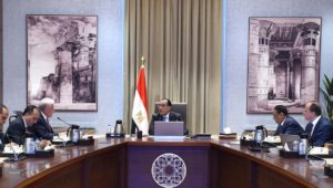 رئيس الوزراء يتابع مع محافظ جنوب سيناء الموقف التنفيذي لعدد من المشروعات التنموية والخدمية 
التقى الدكتور
