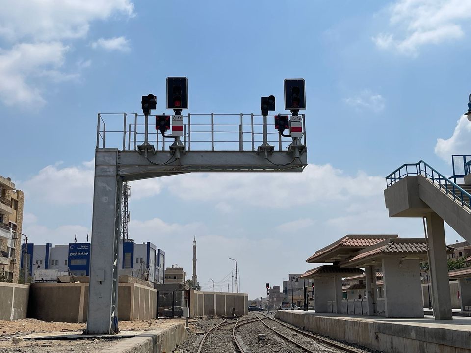 وزارة النقل: وزير النقل يعلن دخول برج الإشارات الرئيسي بمحطة ابوصوير في الخدمة ضمن مشروع 84015