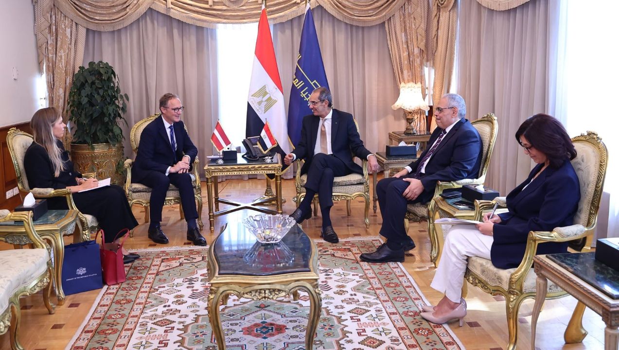 ICT Minister, Latvian Ambassador Talk Cooperation in ICTs The Minister of Communications and Information Technology Amr Talaat has received the Latvian Ambassador to Egypt Andris Razāns 86997