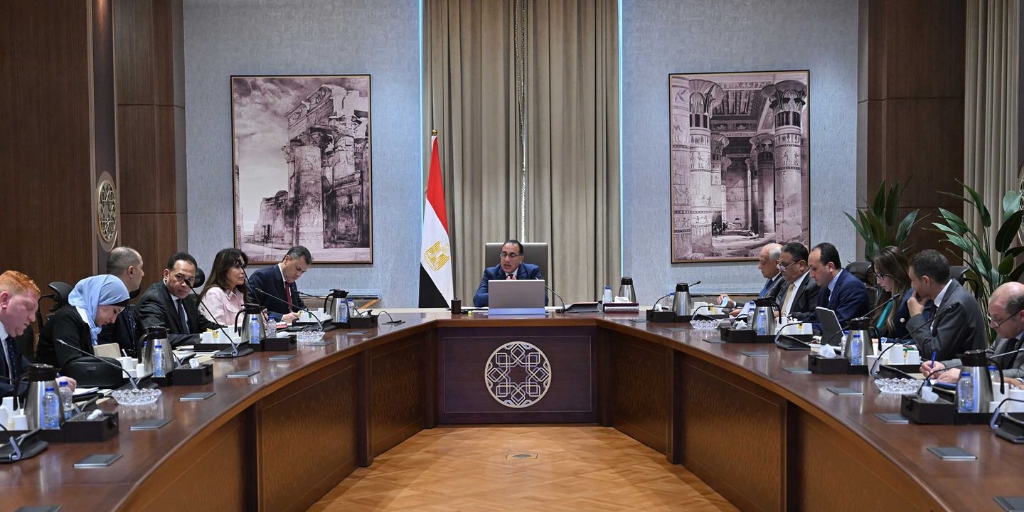رئيس الوزراء يتابع الموقف التنفيذي لمشروع تطوير المنطقة الأثرية بهضبة الأهرامات عقد الدكتور مصطفى 19615