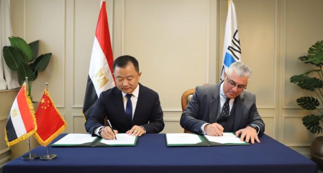 المنطقة الاقتصادية لقناة السويس: باستثمارات متوقعة 2 مليار دولار 43204