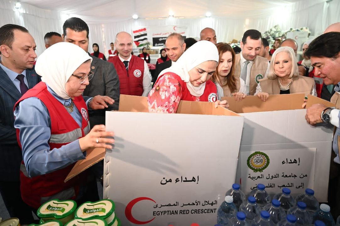 وزارة التضامن الاجتماعي: القباج وأبو غزالة يدشنان قافلة المساعدات الإنسانية المقدمة من مجلس 43981