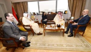 وزارة الإسكان والمرافق والمجتمعات العمرانية: 
وزير الإسكان يلتقى وزير التجارة السعودي والوفد