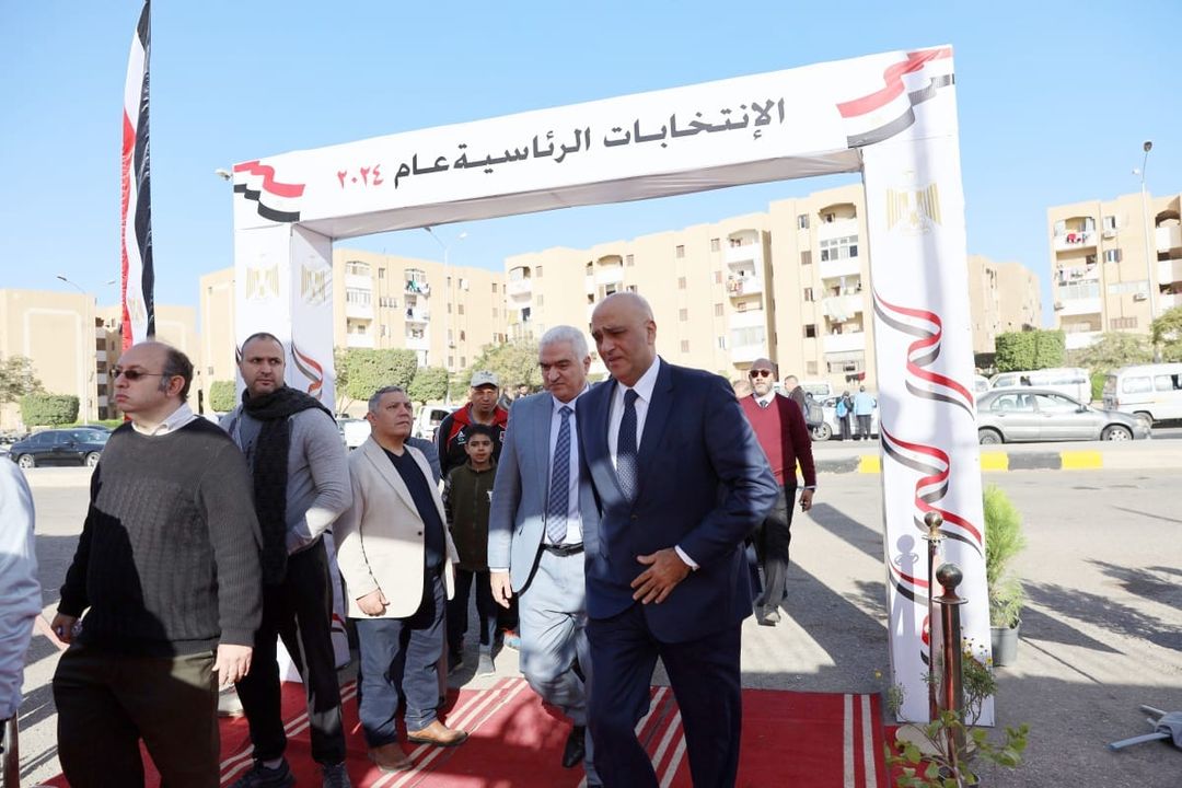 جهاز تنمية المشروعات المتوسطة والصغيرة ومتناهية الصغر: الأستاذ باسل رحمي الرئيس التنفيذي 38572