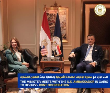 استقبل وزير السياحة والآثار، سفيرة الولايات المتحدة الأمريكية بالقاهرة، وذلك لبحث تعزيز سبل التعاون بين 40514