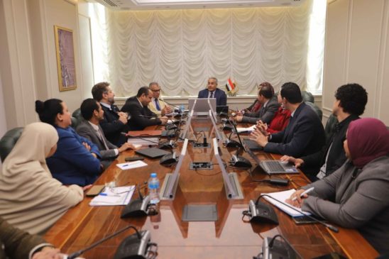 وزارة العمل: المشروع يُنفذ بمشاركة القطاع الخاص لتنمية مهارات الشباب على سوق العمل وزير 52698