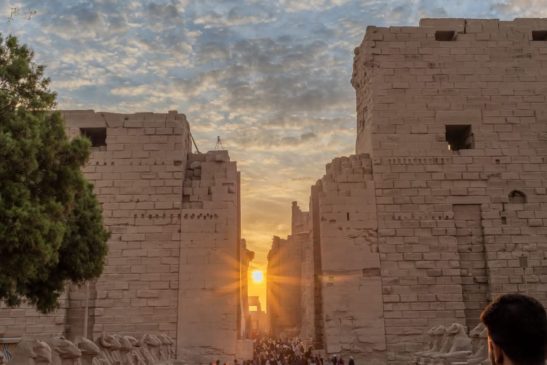 وزارة السياحة والآثار: 21 ديسمبر 2023 - معابد الكرنك تشهد ظاهرة تعامد الشمس على المحور الرئيسي 54181
