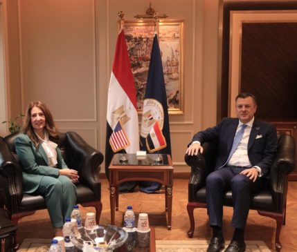 - وزير السياحة والآثار يلتقي سفيرة الولايات المتحدة الأمريكية بالقاهرة لبحث تعزيز سبل التعاون بين البلدين 83376