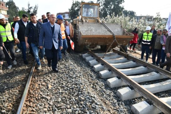 وزارة النقل: خلال تفقده عدد من مشروعات الطرق والكباري وانفاق السيارات و السكك الحديدية 99567