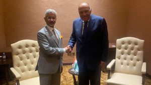 علي هامش مشاركته فى قمة عدم الانحياز في كمبالا: وزير الخارجية يلتقي بوزير خارجية الهند، ويؤكد على خصوصية
