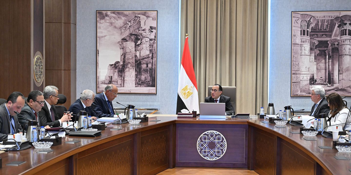 في اجتماع برئاسة رئيس الوزراء: تصدير الكوادر والعمالة المصرية المدربة 15910