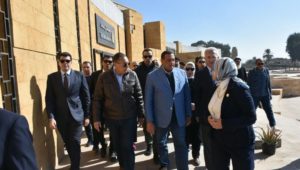 وزارة التنمية المحلية: 
وزير التنمية المحلية ومحافظ الشرقية يتفقدان معرض ( أيادي مصر ) للحرف