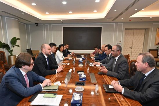 مسئولو وزارة الإسكان يبحثون سبل ومجالات التعاون المشترك مع ممثلى بنك التنمية الجديد التقى الدكتور سيد 33466