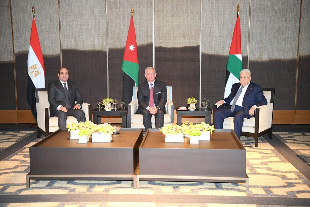 شارك السيد الرئيس عبد الفتاح السيسي في القمة الثلاثية المصرية الأردنية الفلسطينية، التي عقدت اليوم بمدينة 35651
