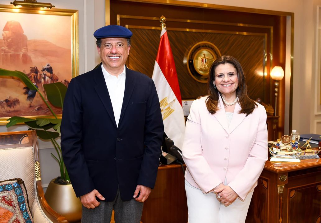وزيرة الهجرة تستقبل خبيرا مصريا في الهندسة الحيوية بالولايات المتحدة الأمريكية … 44270