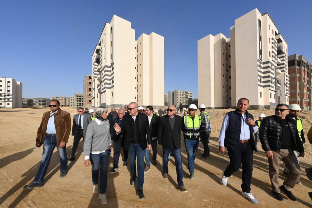 وزير الإسكان يتفقد موقف تنفيذ وحدات المبادرة الرئاسية سكن لكل المصريين - محور منخفضى الدخل بمدينة السويس 66512