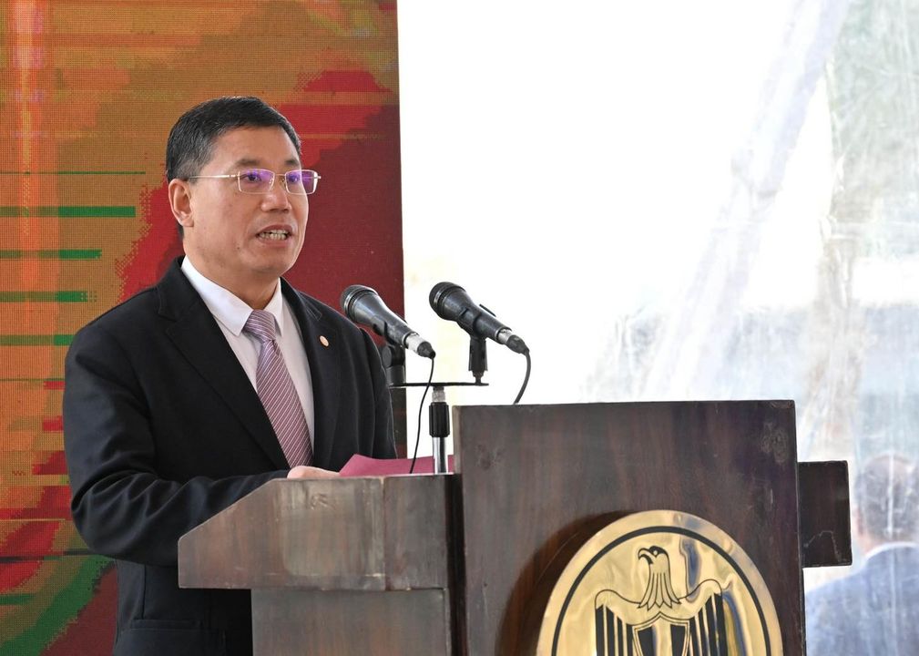 خلال كلمته باحتفالية تسليم المرحلة الأولى من أبراج منطقة الأعمال المركزية: نائب رئيس شركة CSCEC الصينية: 70930