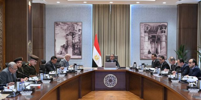 رئيس الوزراء يترأس اجتماع اللجنة الرئيسية لتقنين أوضاع الكنائس الموافقة على تقنين أوضاع 187 كنيسة ومبنى 83826