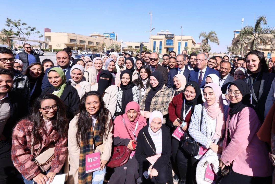 ICT Minister Opens, Inspects MCIT Projects in Assiut, Witnesses Signing of 4 MoUs to Develop ‘Decent Life’ Villages The Minister of Communications and Information Technology Amr Talaat 89094