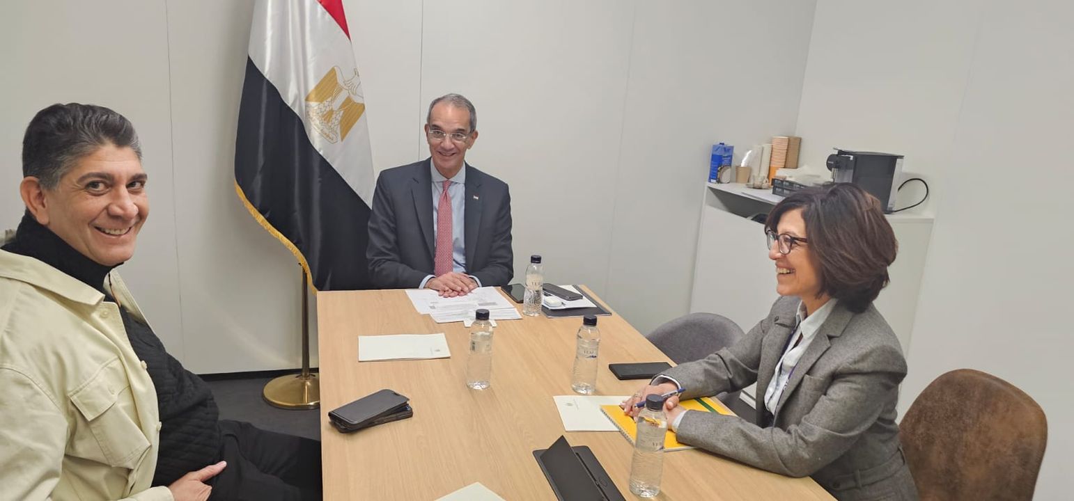 In Barcelona, ICT Minister Meets Vodacom Group CEO, Talks Investment with Major ICT Firms The Minister of Communications and Information Technology Amr Talaat has held talks with officials from 51578