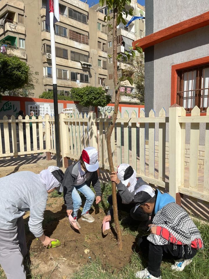 وزارة البيئة: انطلاقا من المبادرة الرئاسية 100مليون شجرة: وتحت رعاية وزارة البيئة وضمن 96422