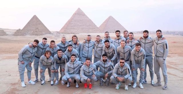 - اللاعب لوكا مودريتش وفريق منتخب كرواتيا في زيارة لمنطقة أهرامات الجيزة قام منتخب كرواتيا لكرة القدم 46640