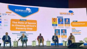 مصر تشارك في مؤتمر New Space Africa لمناقشة أهم موضوعات الفضاء في قارة إفريقيا 
أكد الدكتور أيمن عاشور وزير التعليم